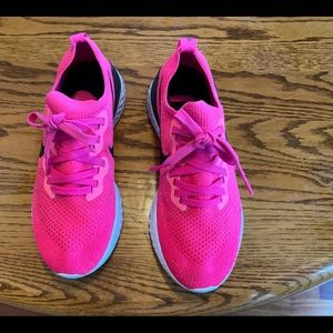 Women’s Nike Tennis Shoe